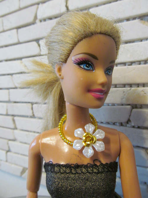 Náhrdelník pro Barbie - žlutobílý 1