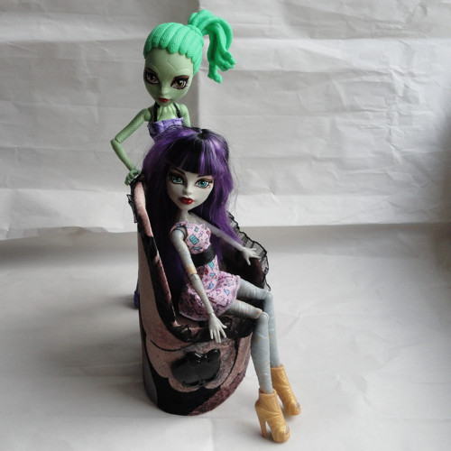 Křesílko pro Monster High
