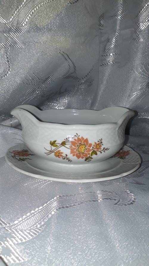 Starý porcelánový omáčník