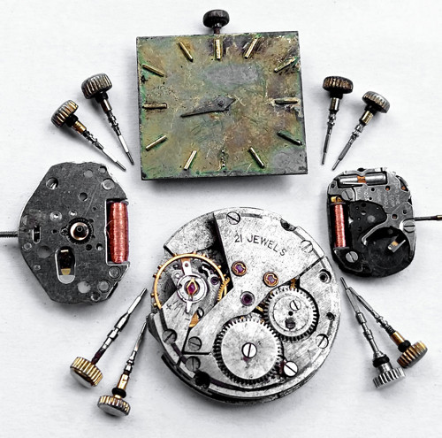 Sada komponentů pro výrobu steampunk šperků