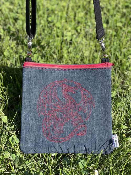 Crossbody kabelka s ohnivým drakem