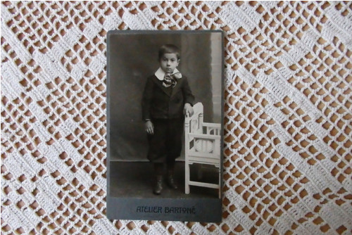 Oldřich s lavičkou - kabinetka — foto 1