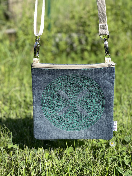 Crossbody kabelka s keltským křížem — foto 1