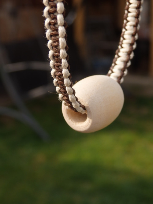 Bavlněný choker s přírodním korálkem