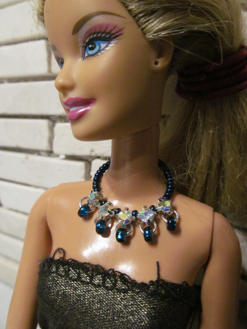 Náhrdelník pro Barbie - tmavě modrý