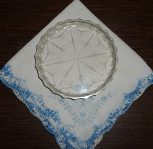 Malý plastový servírovací TÁCEK, bílý, 9 cm
