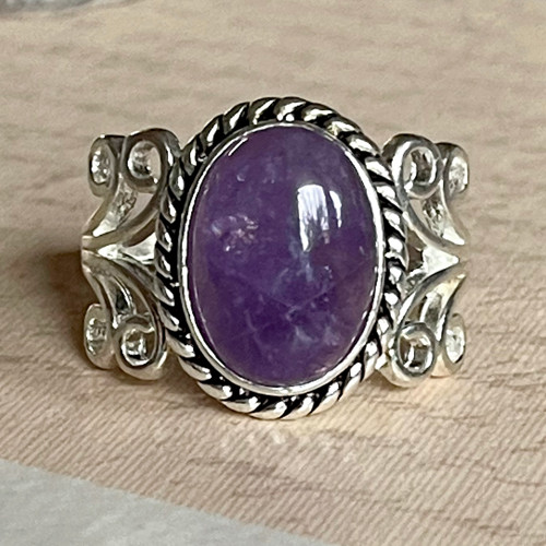 Elegantní vintage prsten s ametystem