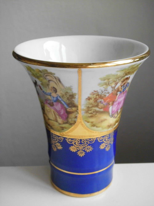 Rokoková váza (karlovarský porcelán)