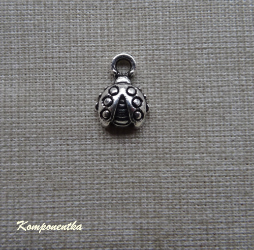 Kovový přívěsek beruška 11x8mm 2kusy
