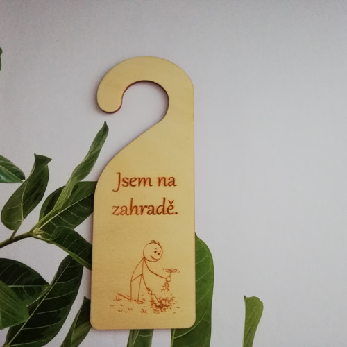 Visačka na dveře - Jsem na zahradě