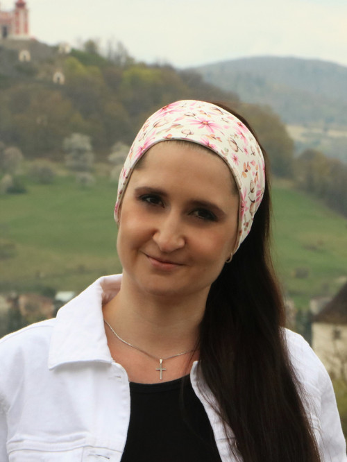 Úpletová čelenka ružové kvietky