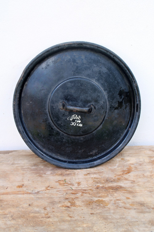 Smaltovaná černá poklička Sfinx 30 cm