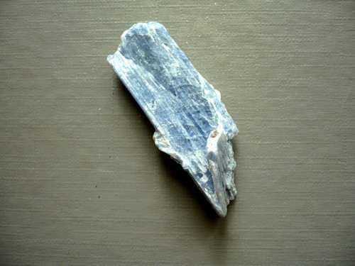Surový kyanit (disten) 41 mm, č.8