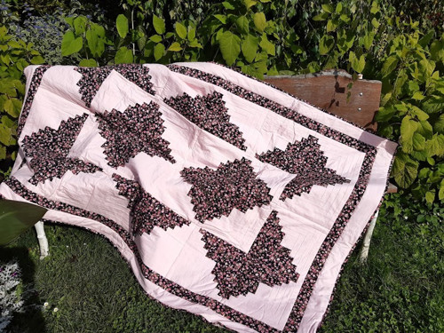 Kvěninová noc - přikrývka nebo přehoz