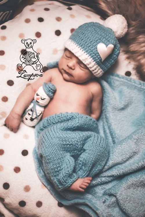 Newborn sněhuláček s žlutou bambulkou