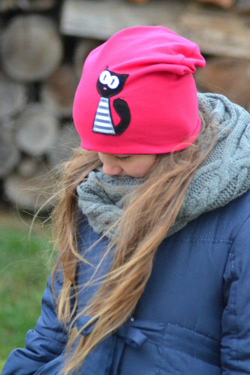 Čepička růžová s kočičkou — foto 1