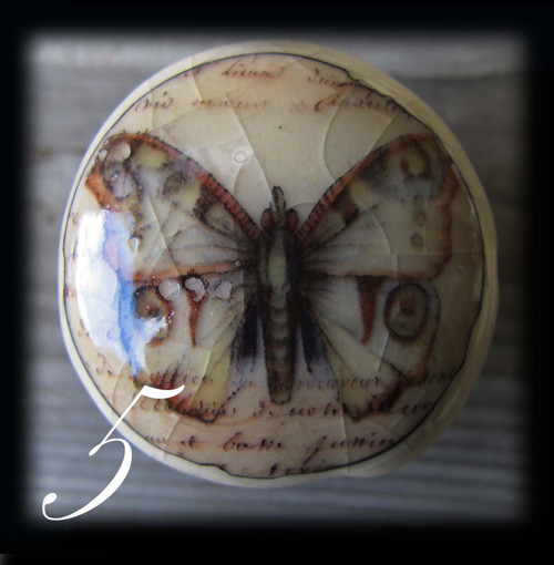 Keramická úchytka č. 5 ze série Butterflies
