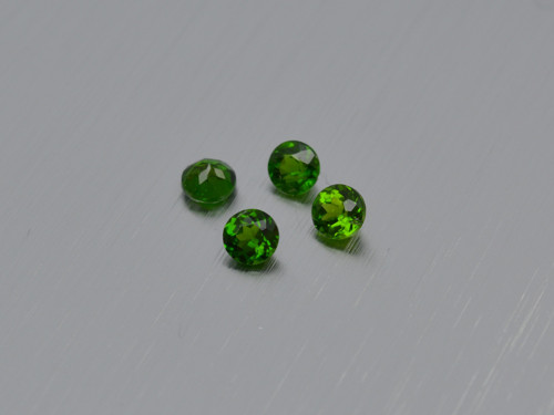 CHROM DIOPSID přírodní 4mm kulatý VS
