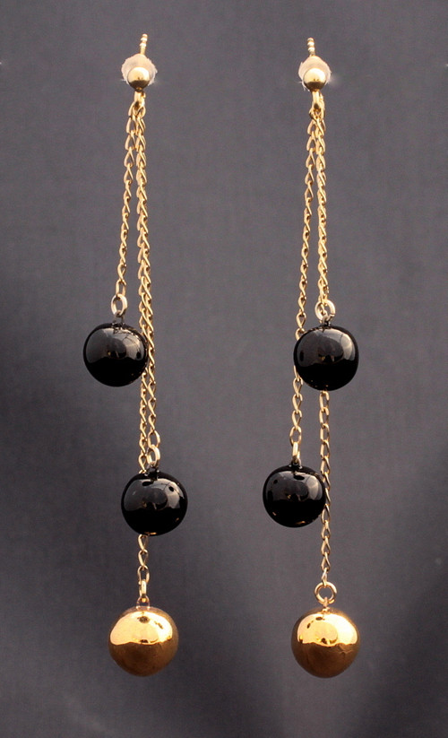 Earring I.