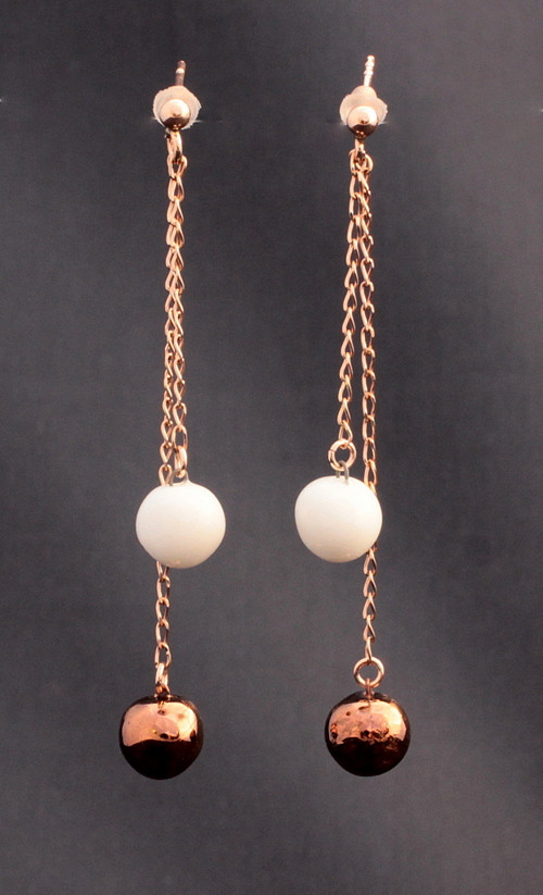 Earring I.