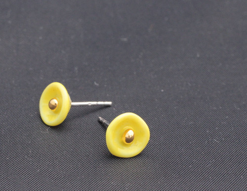 Earring I.