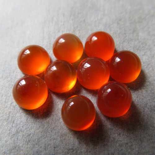Extra Karneol Tanzánie, kabošonek 5mm-zářivá oranž