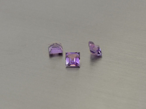 Ametyst 4 mm čtverec přírodní broušený