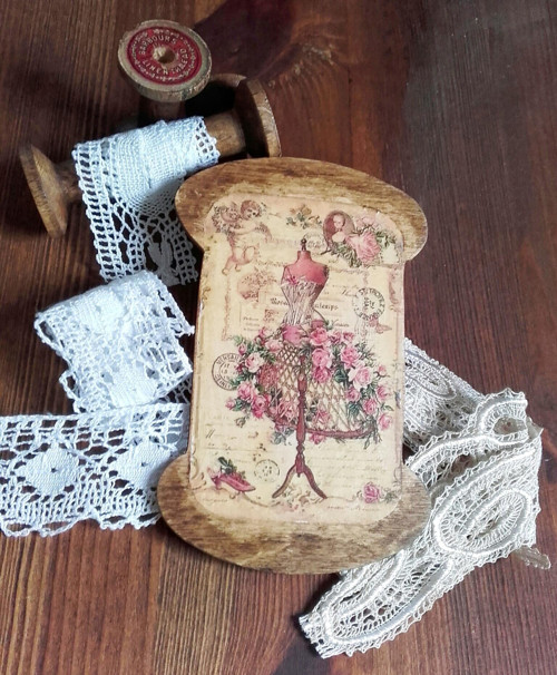Špulky - vintage špulka plochá Krejčovská panna