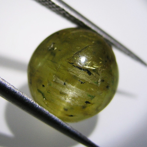 Apatit, kočičí oko, 11,37 ct., 12,5x12,0x8,6 mm