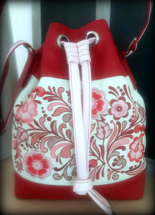 Elegance Bright folk red