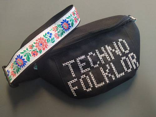 Ledvinka Techno Folklor bílá