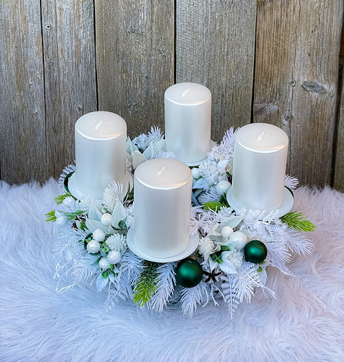 Adventní svícen v bílém — foto 1