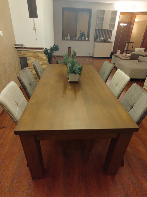 Bukový jedálenský stôl