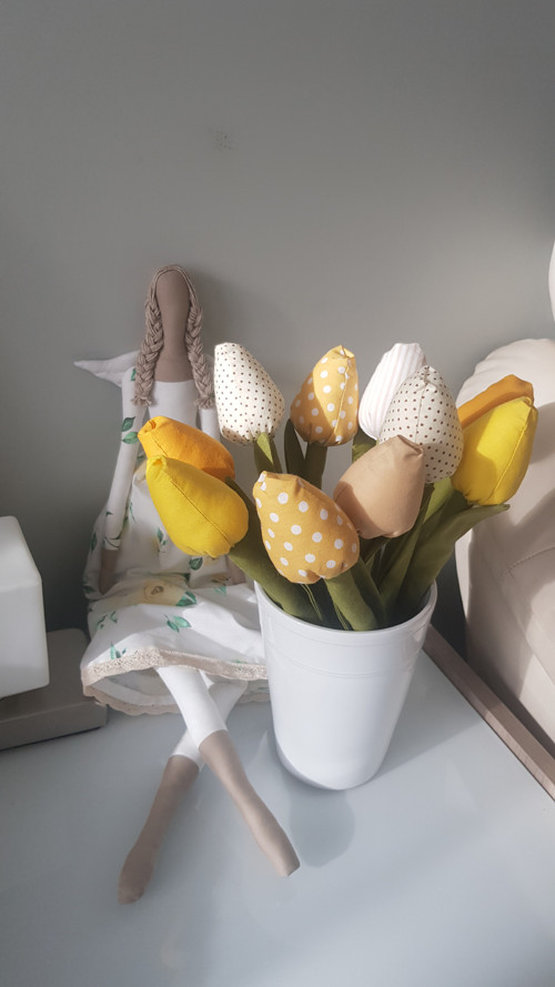 Set 10 ks šitých tulipánů