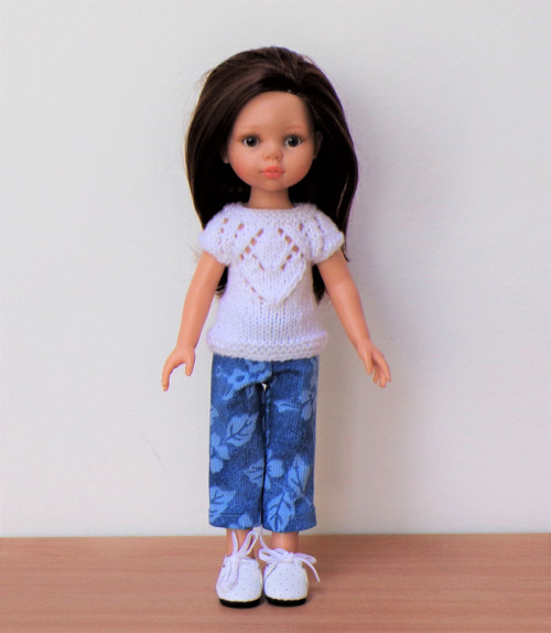 Bílý svetřík a bermudy Paola Reina 32 cm