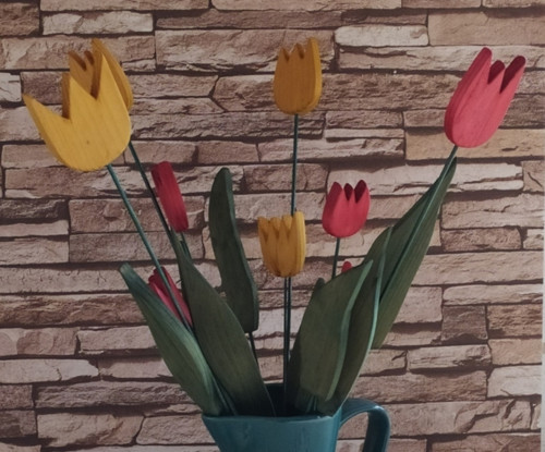 Dřevěné tulipány