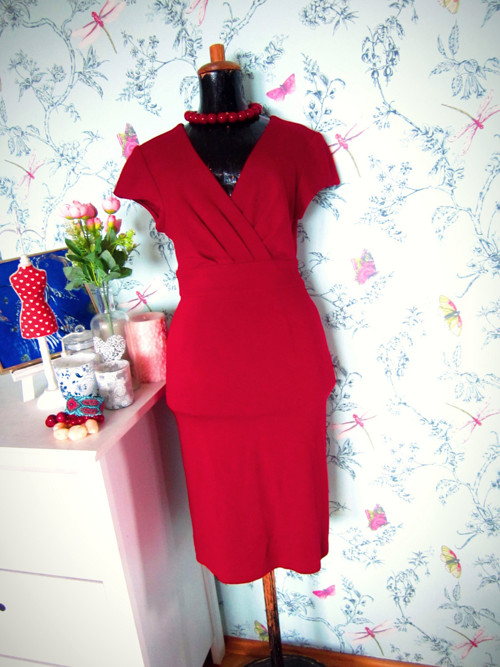 Little red dress — foto 1