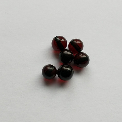 Jantar 18 korálky 7 mm, 1 kus