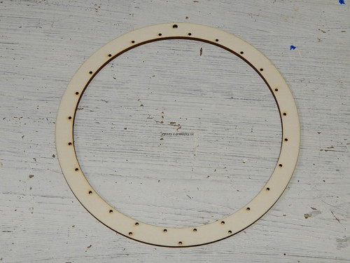 Dřevěný výřez, lapač snů, vnější průměr 19 cm