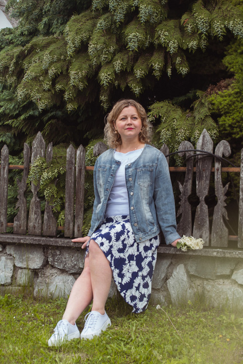 Blue and white - SLEVA !