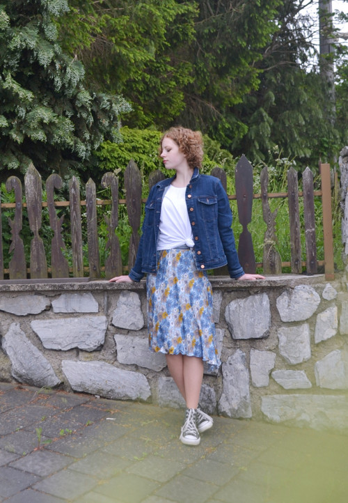 Blue and Yellow Flowers – SLEVA!