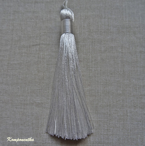 Krásný střapec bílý 8-9cm 1kus