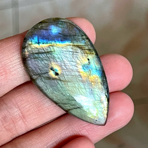 Labradorit kabošon kapka / M-S147 (42x24x5mm)