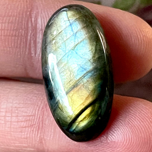 Labradorit kabošon ovál / M-S148 (25,5x12x4mm)