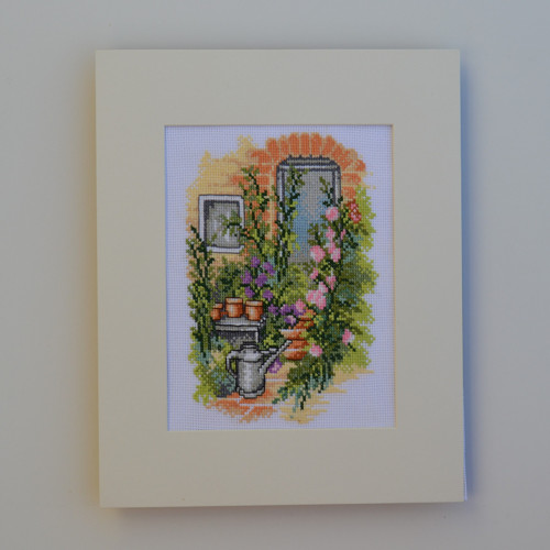 Vyšívaný obraz dvěří, květin v paspartě, 24 x 30
