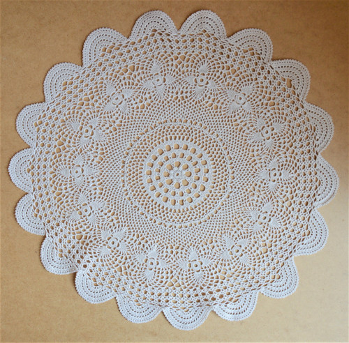 Kruhová háčkovaná dečka pr. 40 cm