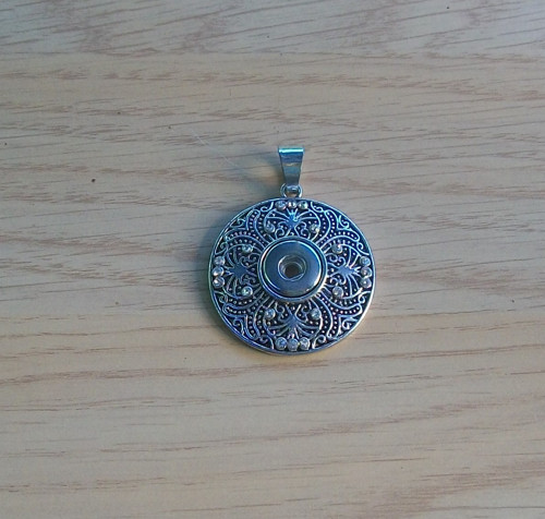Přívěsek Na Stiskací Buton Se Štras. Kamínky