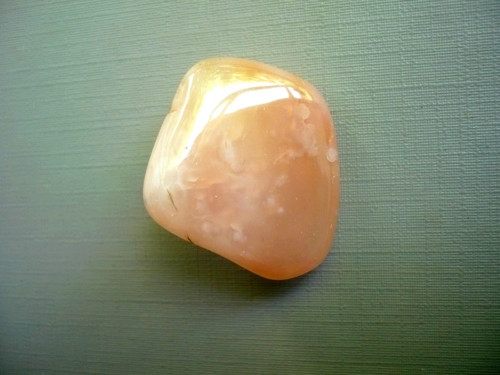 Troml. kámen – apricot achát 32 mm, č.28f