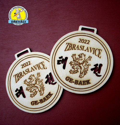 Dřevěná MINIMEDAILE "Zbraslavice 2022" 7 cm