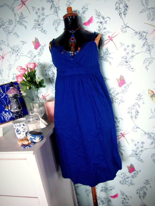 Šaty cobalt blue s krajkou — foto 1